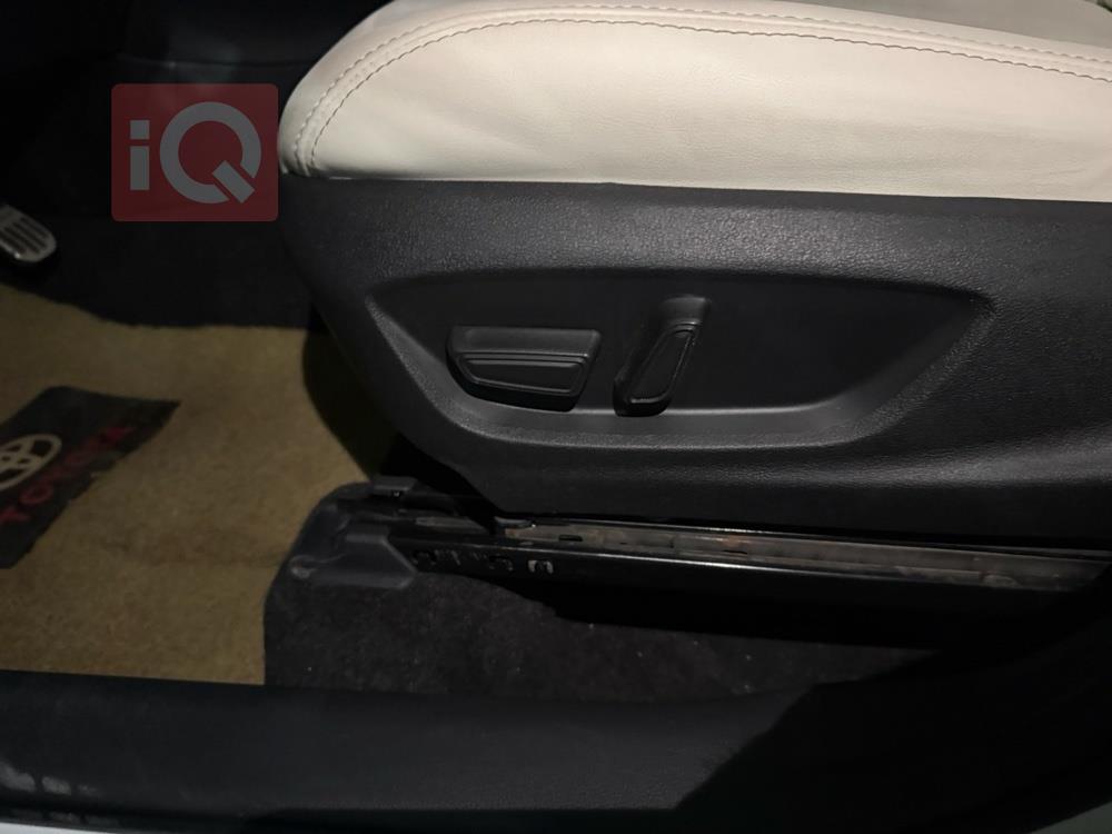 https://cdn.iqcars.io8f4202ba-aec1-43d3-84ff-3a631b89a6a7_2.jpg